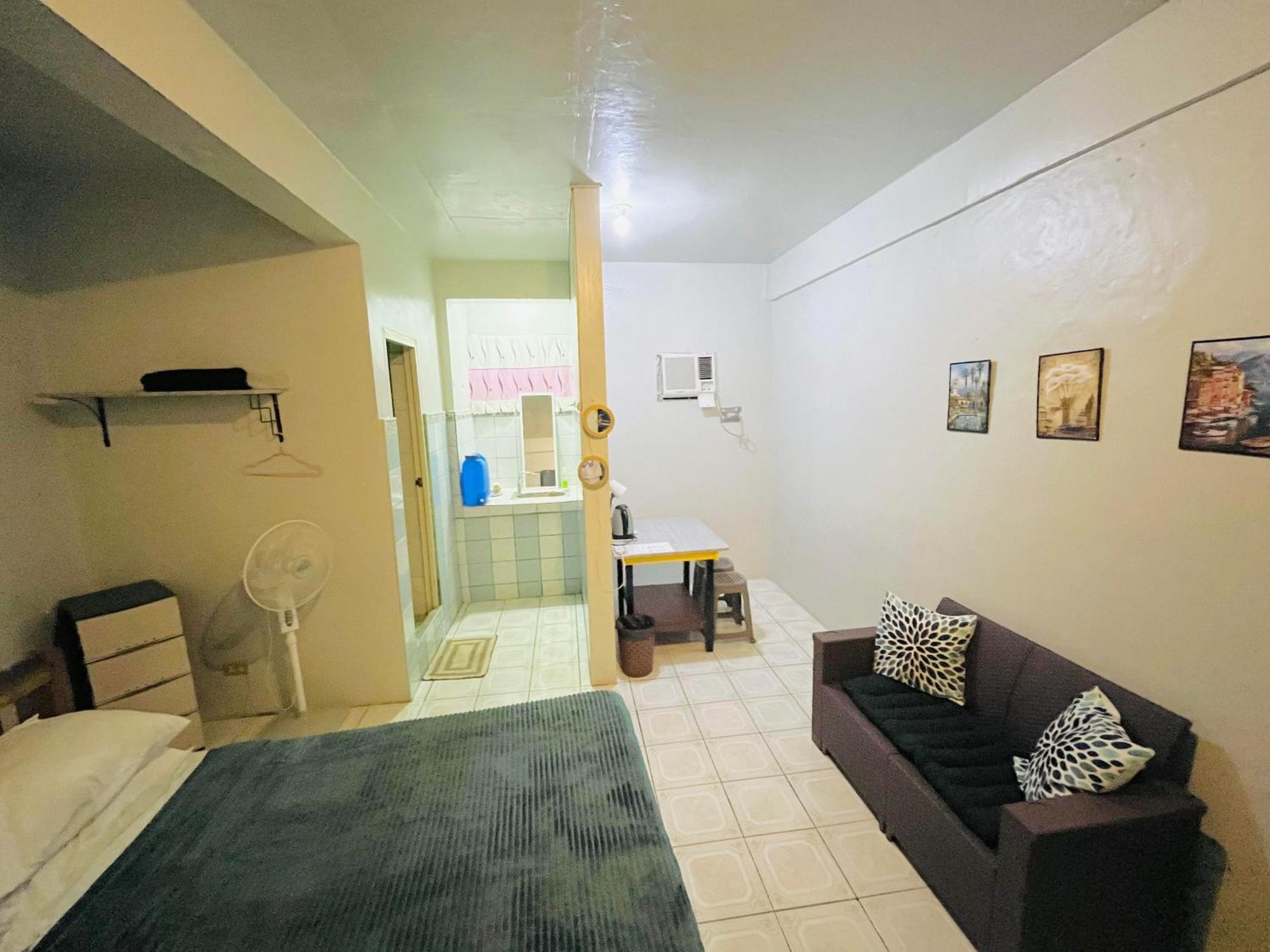 The Studio Byhome Puerto Princesa Exteriör bild