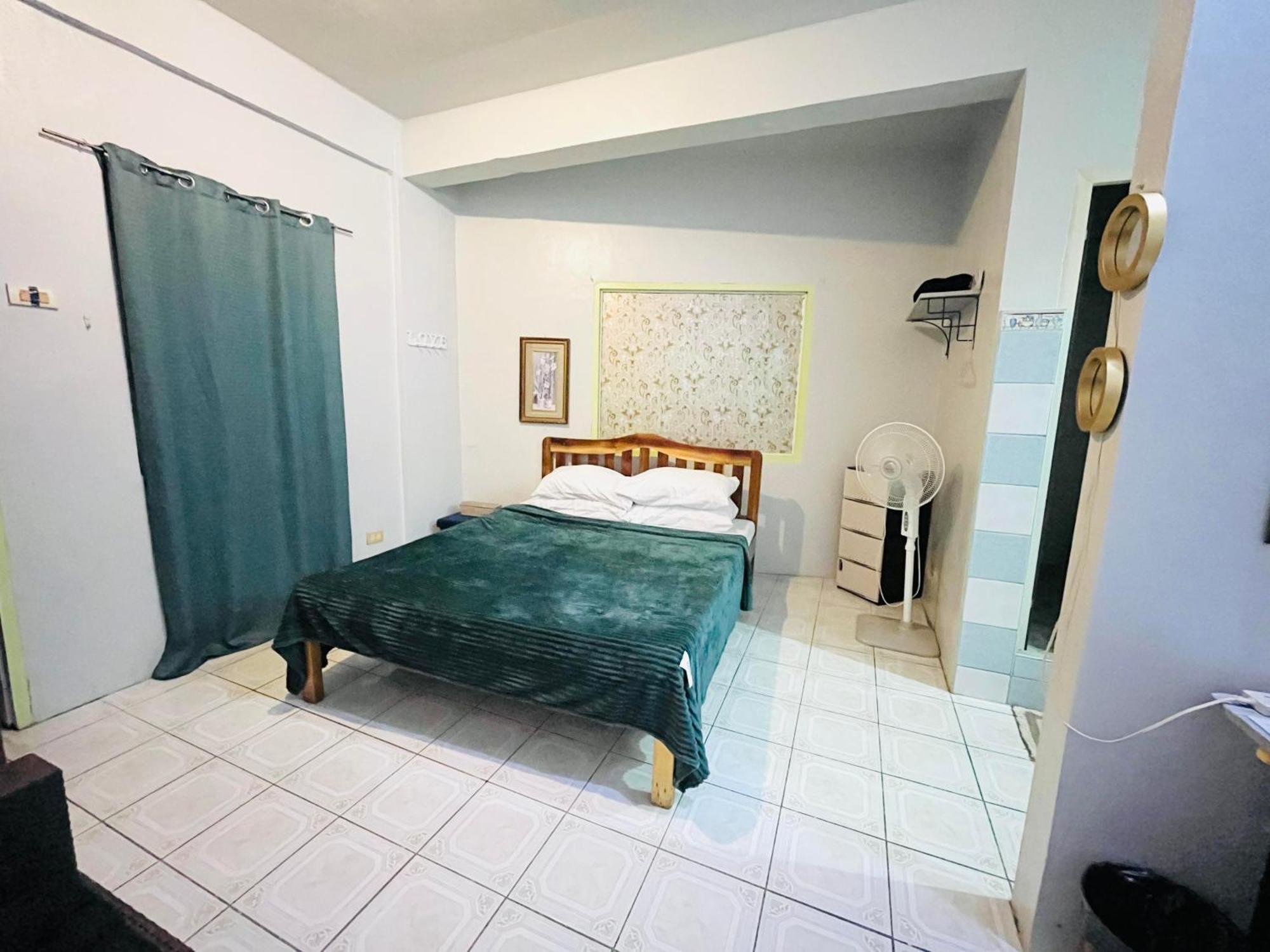 The Studio Byhome Puerto Princesa Exteriör bild