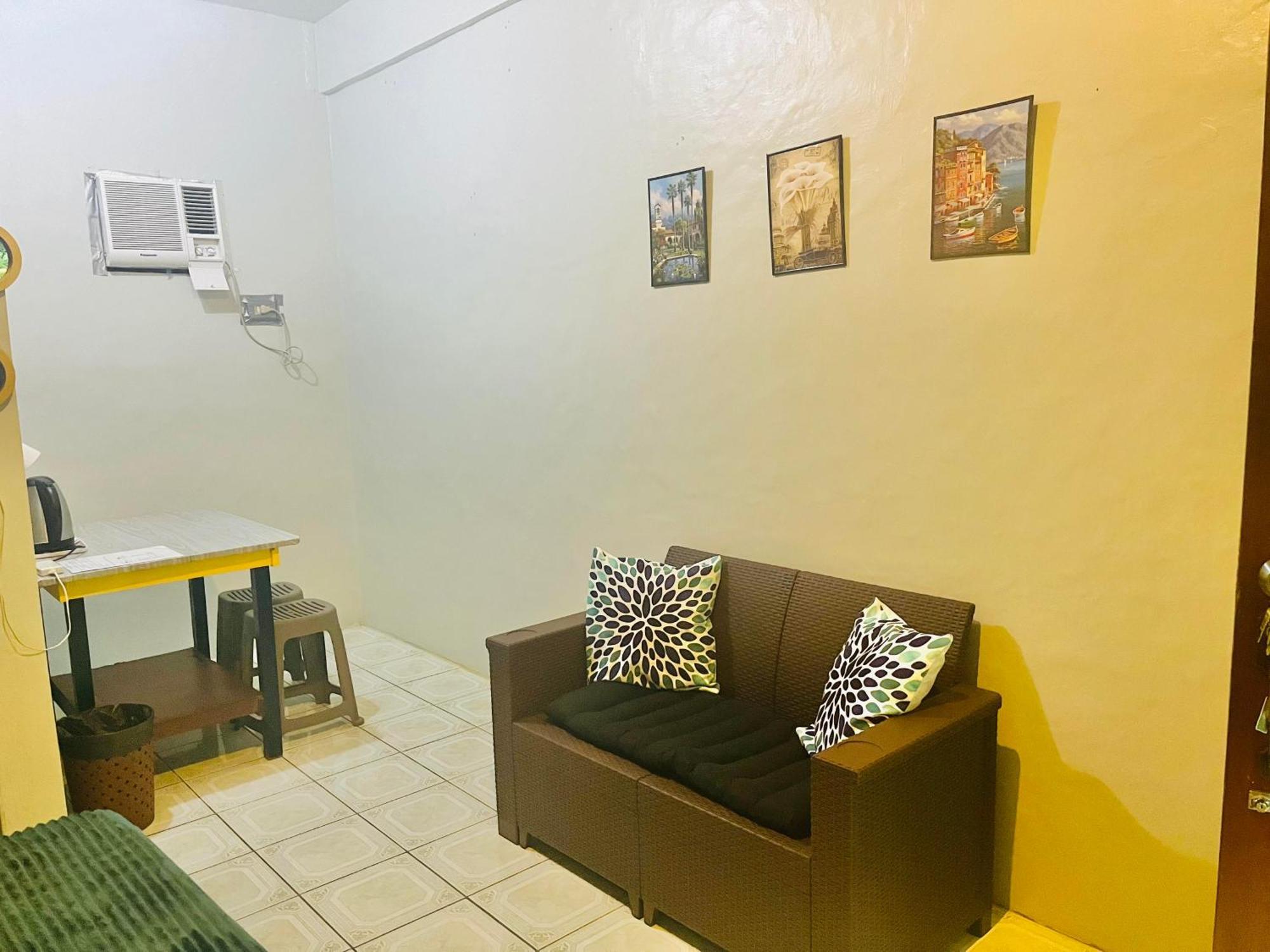 The Studio Byhome Puerto Princesa Exteriör bild